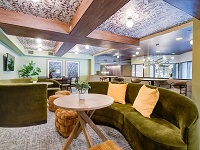 Yugo Madison Lux - Study Lounge