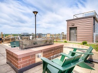 Yugo Madison Lux - Rooftop Fire Pit