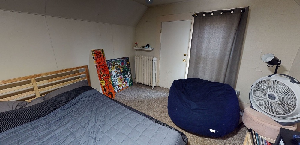 6 Bedroom + Den - Apt. #2