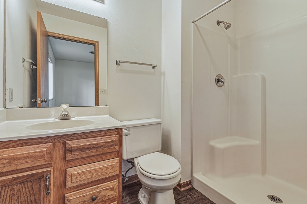 2 BR Upper - Primary Bath