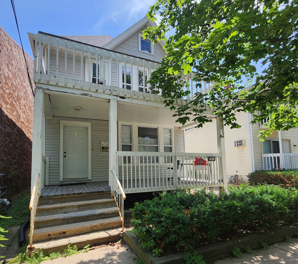 423 W. Doty Street Apartments
