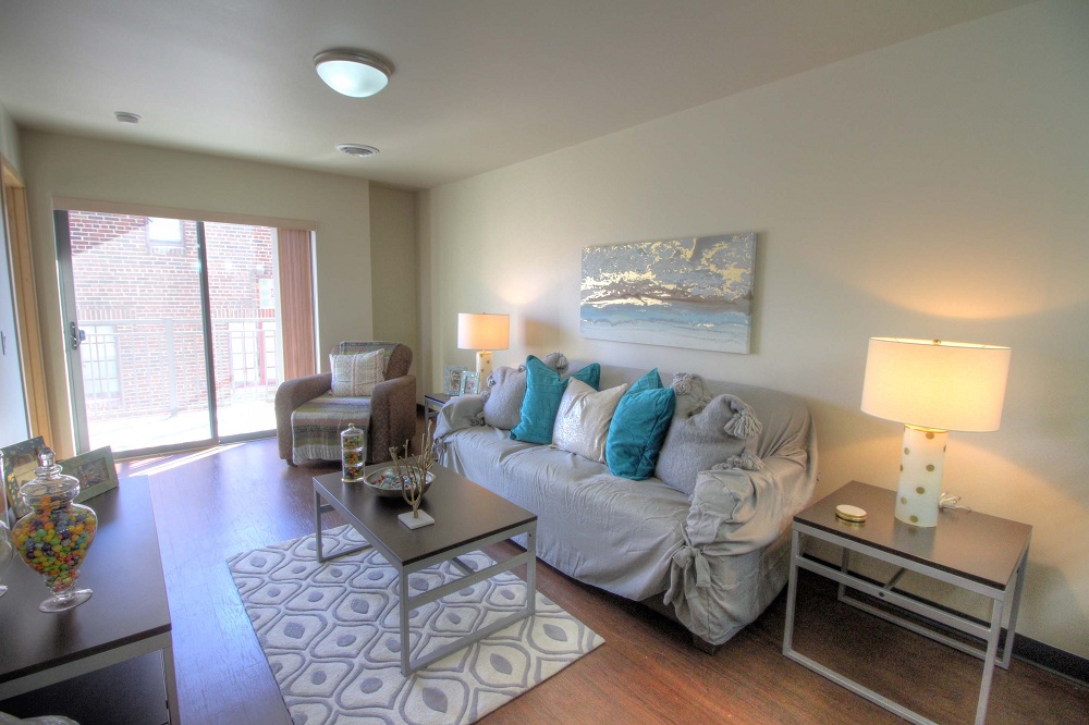 229 W Lakelawn Pl Apartments