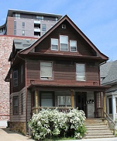 Remodeled Houses and Flats Near The Kohl Center