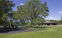 Royal Arms Apartments - Oscar Rennebohm Park