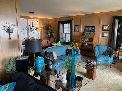 3 Bedroom / 3 Bath Exclusive Lakefront Apartment